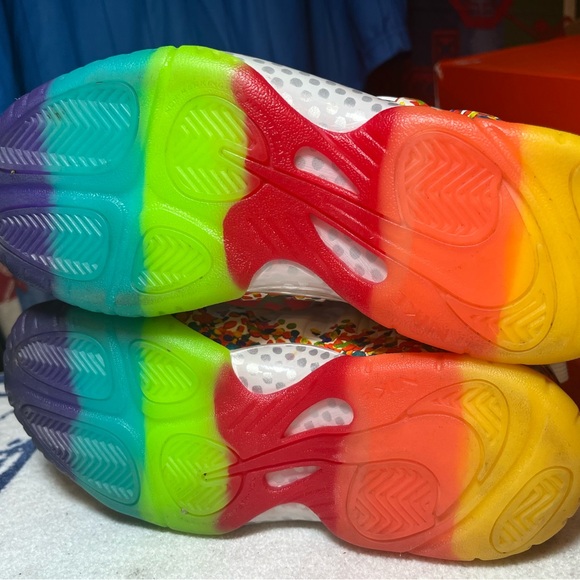 Nike fruity pebble foamposite White Sneakers 6y - Picture 6 of 9